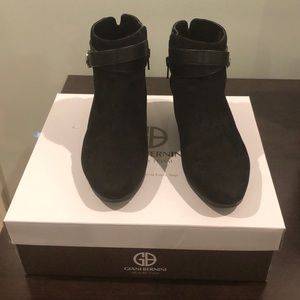 Guani Bernini Booties